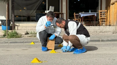 Kıraathanenin önünde oturan gence kanlı infaz!