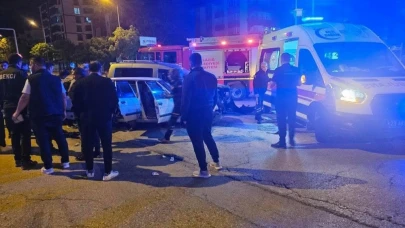 Elazığ’da hafif ticari araç ile otomobil çarpıştı! 3 yaralı