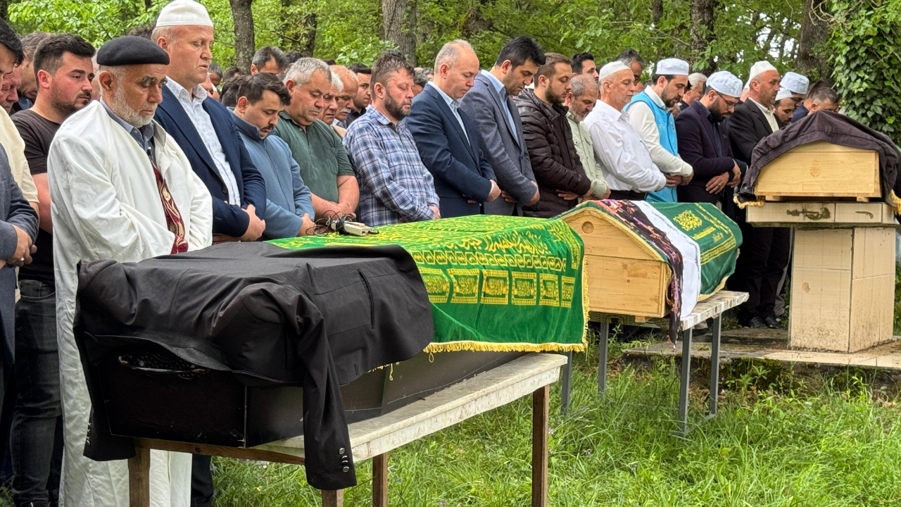Aynı evden 3 cenaze