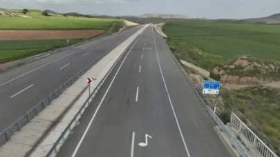 Bakan Uraloğlu duyurdu! Türkiye'de bir ilk olan Melodili Yol hayata geçti