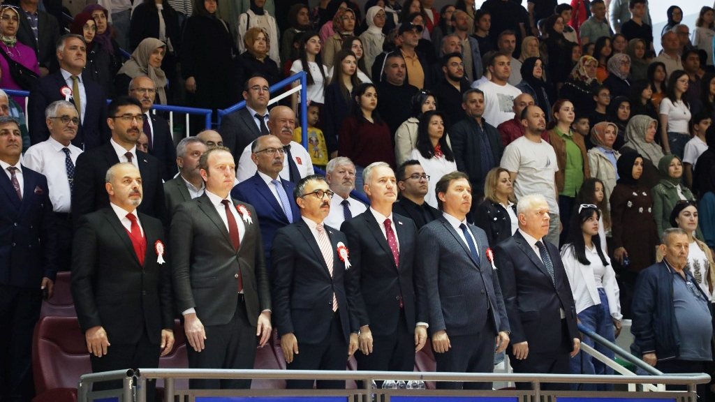 İnegöl'de 19 Mayıs düzenlenen törenle kutlandı