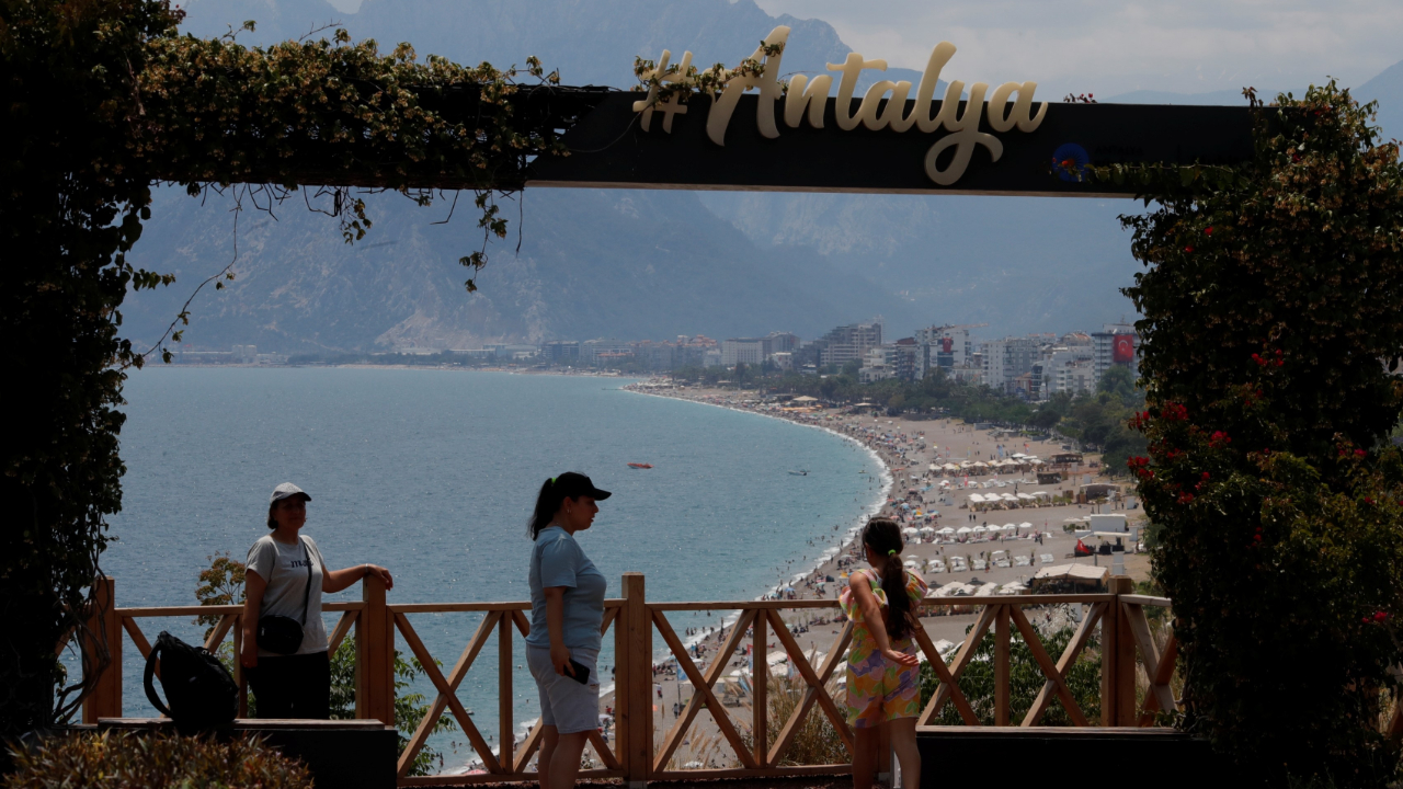 Antalya'da güzel havanın tadını böyle çıkardılar