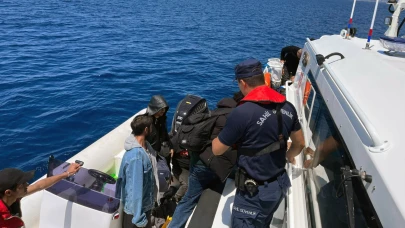 Muğla açıklarında Yunanistan'ın geri ittiği 33 düzensiz göçmen kurtarıldı