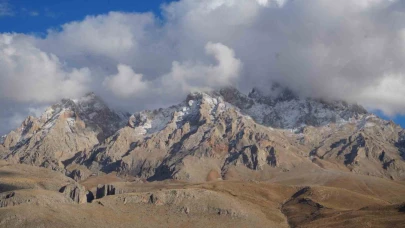 Niğde'de zirve tırmanışı yapan dağcılar erkek cesedi buldu