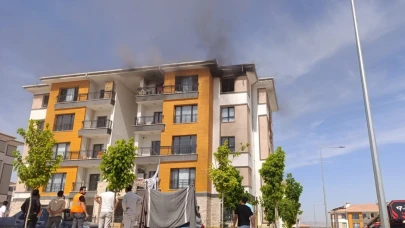 Şanlıurfa'da 5 katlı binanın üst katında yangın!