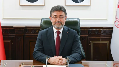 Bakan Yumaklı Dünya Arı Günü'nü kutladı
