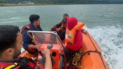 Sakarya'da mahsur kalan 2 kişi AFAD ekiplerince kurtarıldı