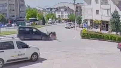 Bursa'da motosikletli muhtarın karıştığı kaza kamerada