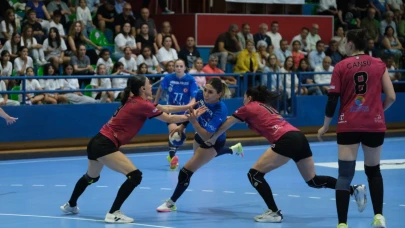 Yalıkavakspor şampiyonluk kupasını çiftledi