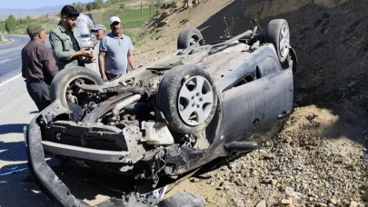 Başkale yolunda trafik kazası: 2 yaralı
