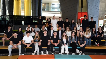 Başkan Aydın örnek liselilerle Osmangazi’de bir araya geldi