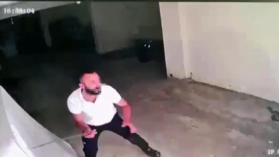 Palalı saldırgan komşularını hastanelik etti