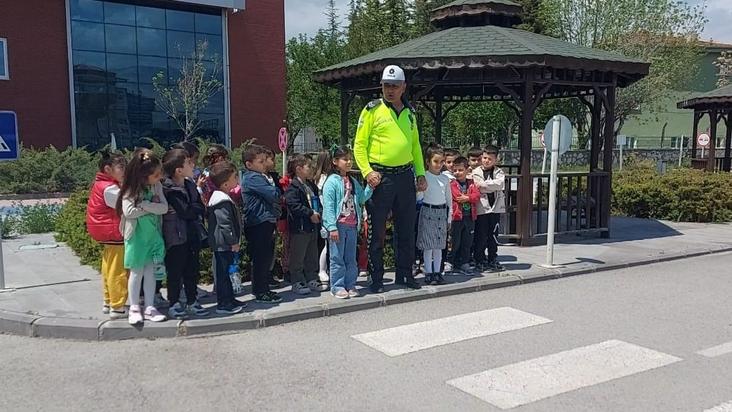 Niğde'de 406 öğrenciye trafik eğitimi verildi
