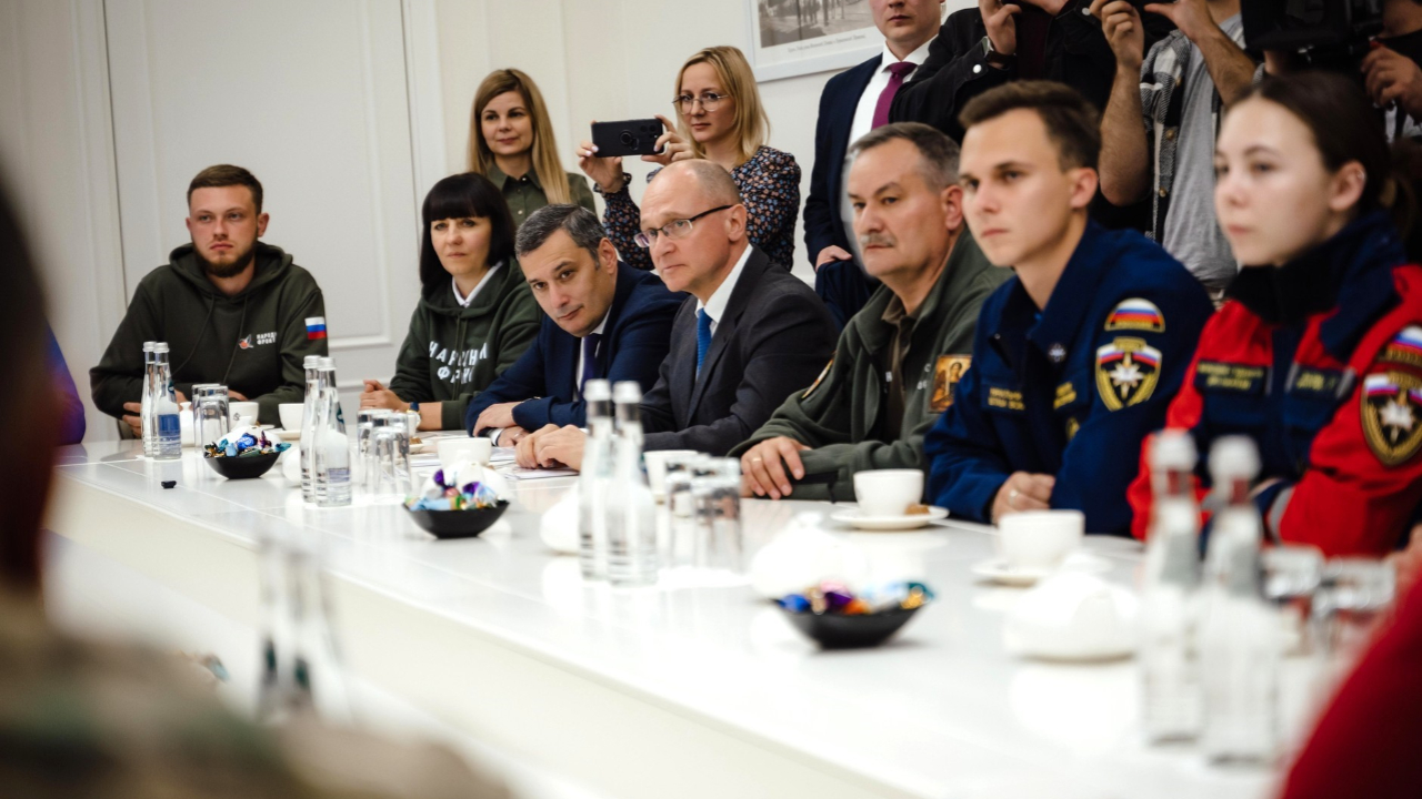 Putin, Ukrayna askerleri bölgeden çıkarıldıktan sonra ilk kez Kursk'u ziyaret etti