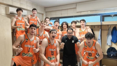 Gemlik Basketbol U18 Erkekler Şampiyonası'nda çeyrek finalde