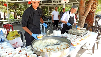 Çeşme 16 Eylül İlkokulu mezunları pilav gününde buluştu