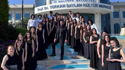 Zeki Müren Güzel Sanatlar Lisesi Çoksesli Korosu’na uluslararası başarı ödülü