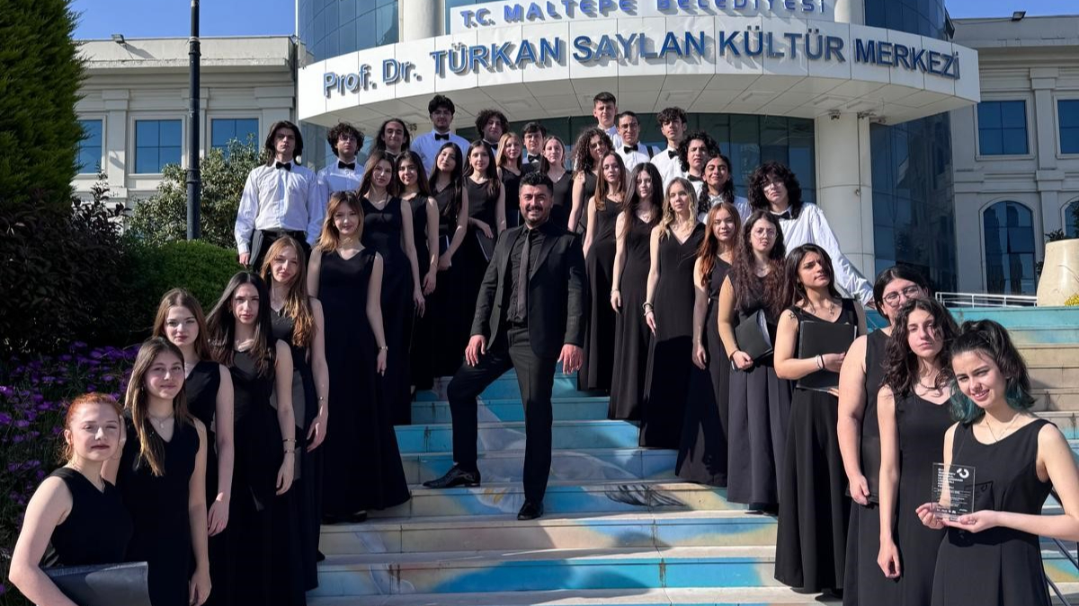 Zeki Müren Güzel Sanatlar Lisesi Çoksesli Korosu’na uluslararası başarı ödülü