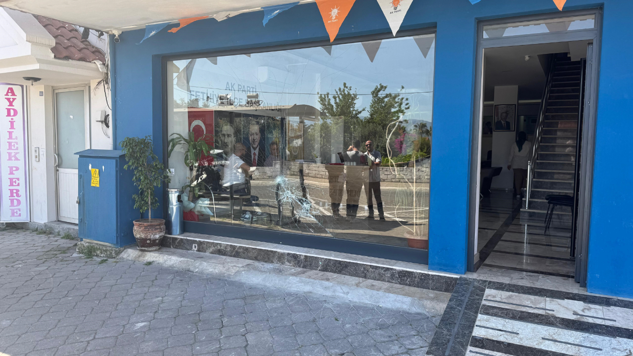 AK Parti Fethiye İlçe Başkanlığı'na saldıran şüpheli tutuklandı