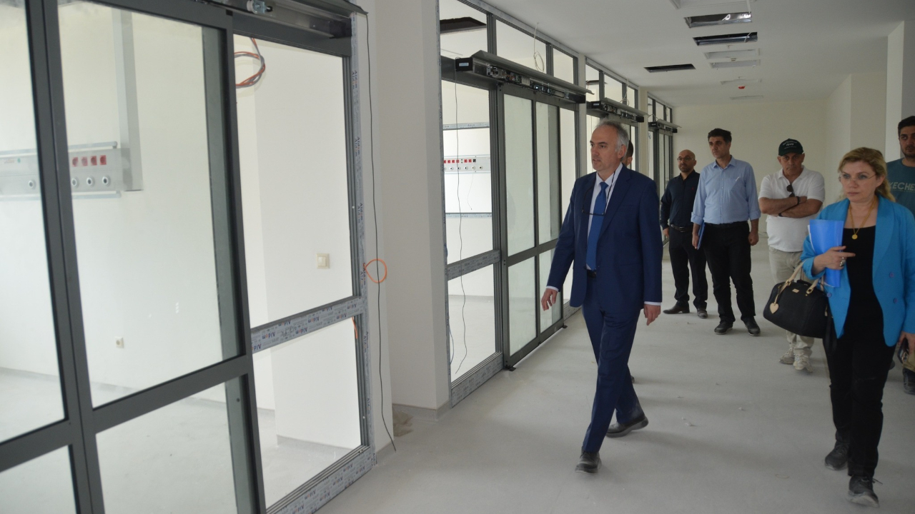 Bursa İl Sağlık Müdürü Çetin Ali Osman Sönmez Devlet Hastanesinde inceleme yaptı