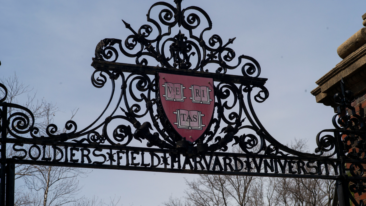 Harvard Üniversitesi'nin yabancı öğrenci kabulü yasaklandı!