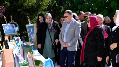 Bayburt'ta ‘Şizofreni Günü' dolayısıyla sergi açıldı
