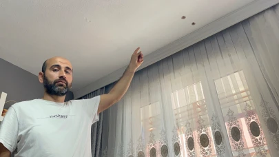 Abisini evden çıkarmak için bakın ne yaptı? Çocuklar savaş çıktı sandı...
