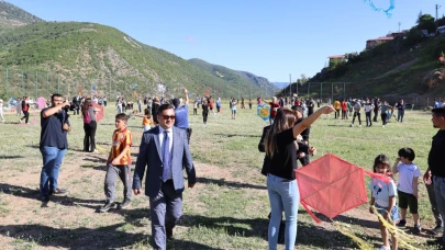 Gökyüzü uçurtmalarla şenlendi
