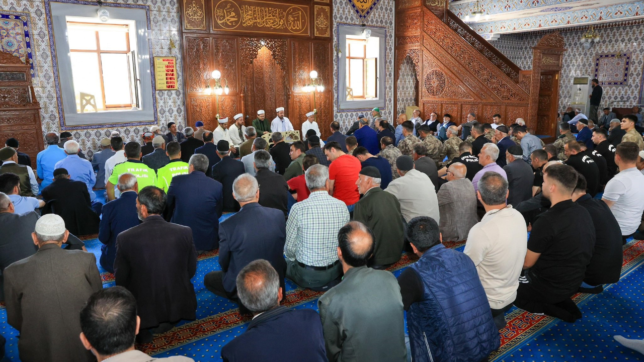 Bingöl’de 33 şehit dualarla anıldı