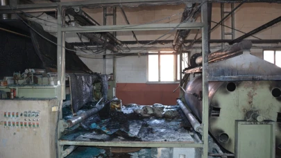 Demirci’de yün halı dokuma fabrikasında yangın çıktı