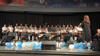 Çocuk korosundan muhteşem konser