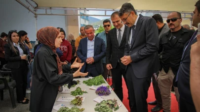 Hakkâri’de "Yöresel Ot Festivali" düzenlendi