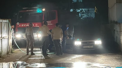 Park halindeki otomobil alev aldı
