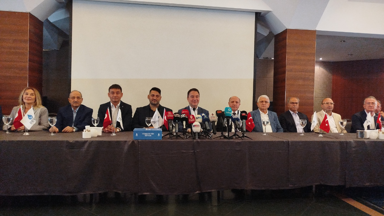 Babacan, Erdoğan'a "Dost tavsiyemdir" dedi ve ekledi: "Bırakıp gitsin"