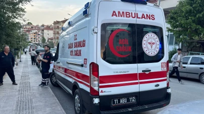 Motosiklet ile bisiklet çarpıştı