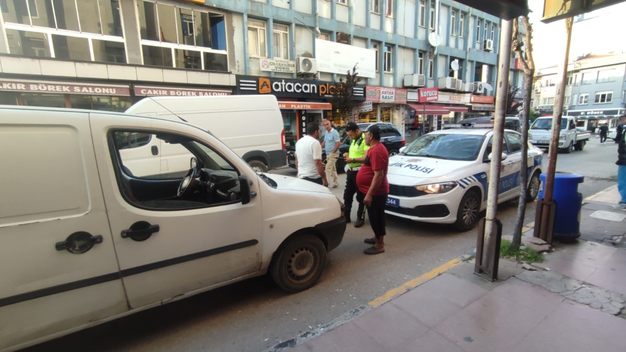 Ters yönde giden ehliyetsiz sürücüye 60 bin TL ceza kesildi