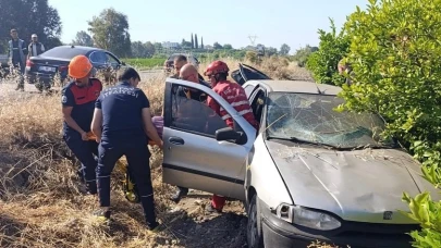 Dörtyol’da otomobil narenciye bahçesine uçtu