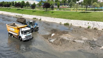 Büyükşehir'den derelerde temizlik çalışması