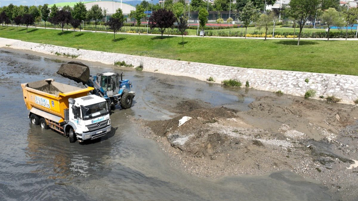 Büyükşehir'den derelerde temizlik çalışması