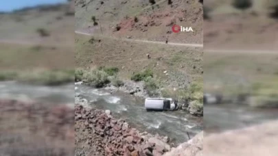 Batman'da kamyonet dereye uçtu: 1 ölü