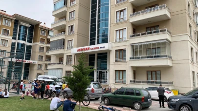 Konya'da karısını bıçaklayarak öldüren şahıs polis gelene kadar başında bekledi