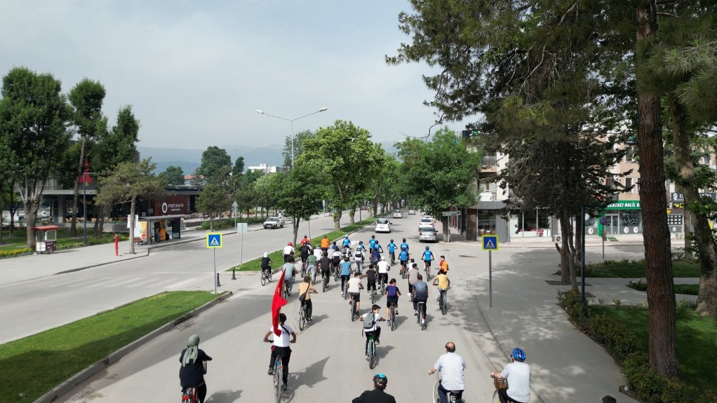 İnegöl'de pedallar temiz gelecek için döndü
