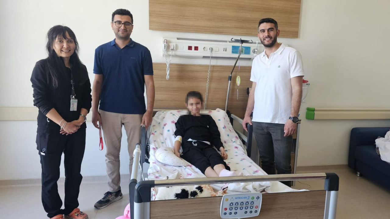 9 yaşındaki çocuğun midesinden saç yumağı çıktı!