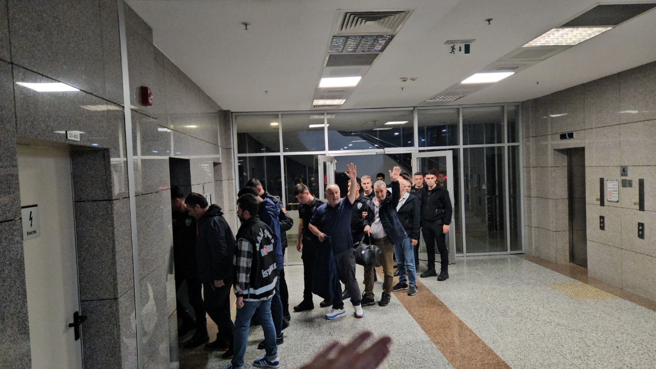 İBB soruşturmasında 25 şüpheli tutuklandı