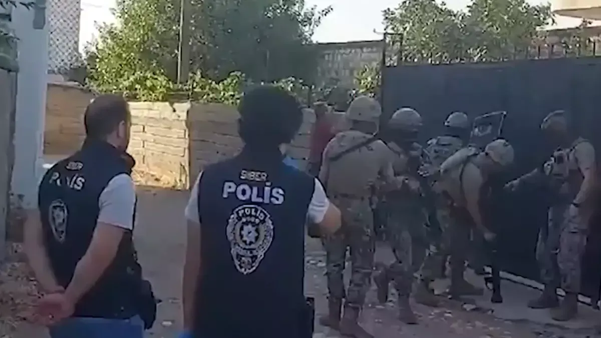 Bakan Yerlikaya duyurdu! Siber suçlarla mücadele kapsamında 74 tutuklama”