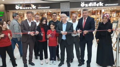 Nilüfer'de ortaokul öğrencilerinden görsel sanatlar sergisi