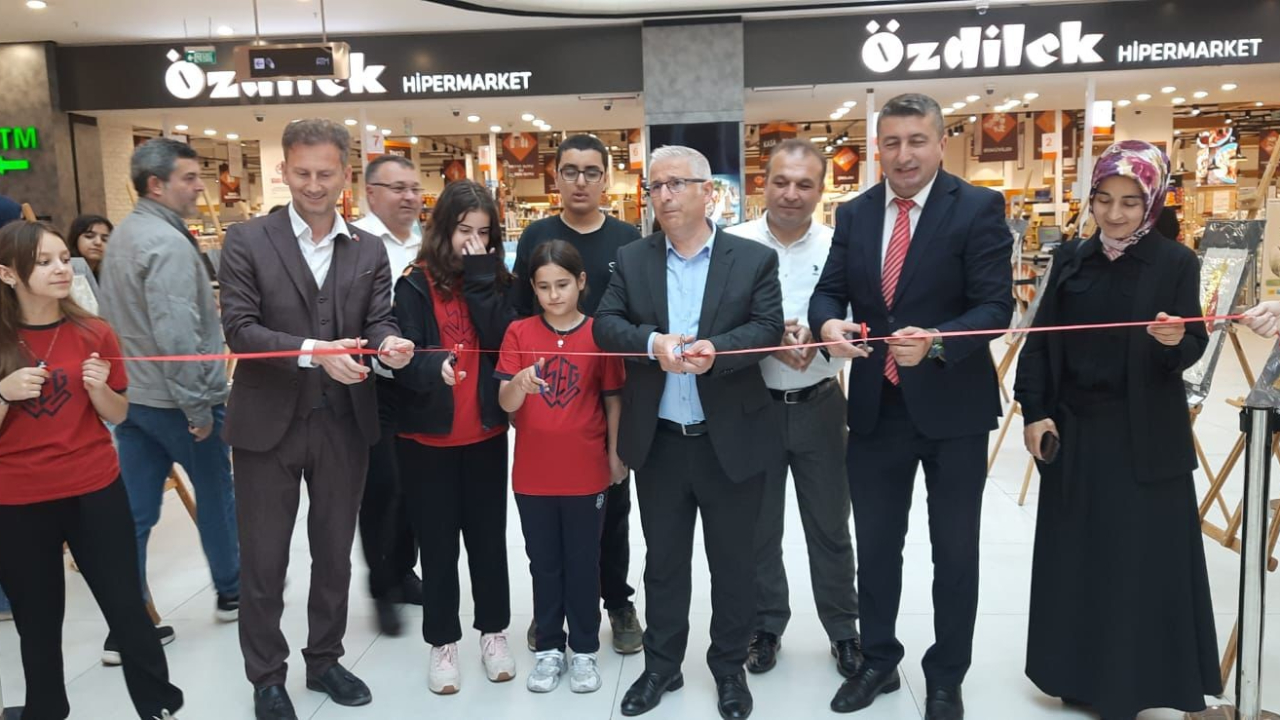 Nilüfer'de ortaokul öğrencilerinden görsel sanatlar sergisi