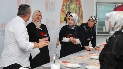 Bursa protokolünün eşleri BTSO Mutfak Akademi'ye katıldı