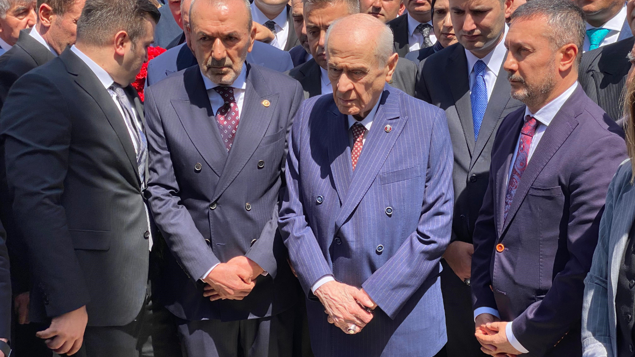 MHP Lideri Bahçeli Ülkücü Şehitler Anıtı'nı ziyaret etti