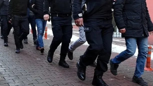 Bursa merkezli 25 ilde siber dolandırıcılara eş zamanlı operasyon! 44 gözaltı